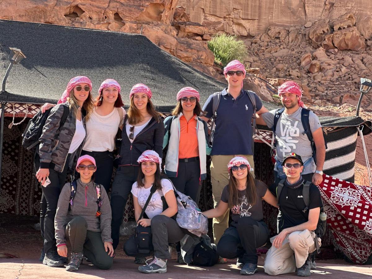 Titanic Camp Bed & Breakfast Wadi Rum Ngoại thất bức ảnh