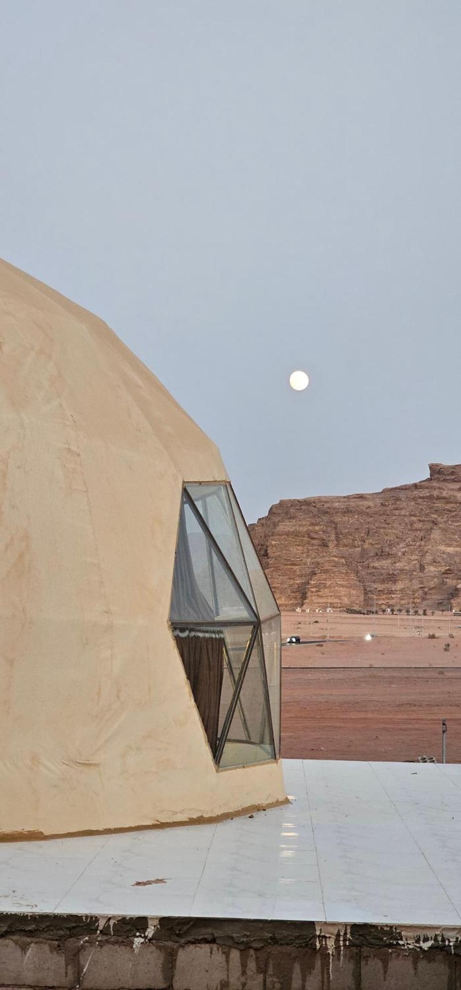 Titanic Camp Bed & Breakfast Wadi Rum Ngoại thất bức ảnh