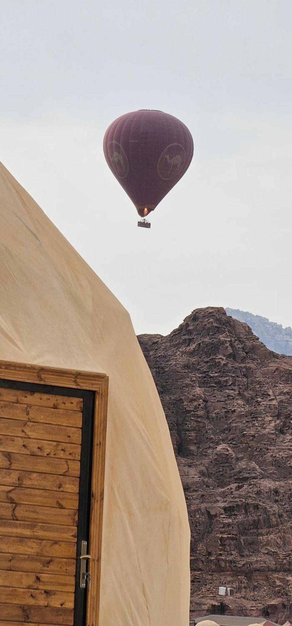 Titanic Camp Bed & Breakfast Wadi Rum Ngoại thất bức ảnh
