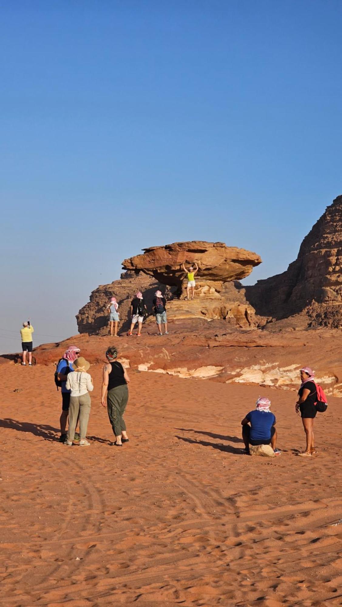 Titanic Camp Bed & Breakfast Wadi Rum Ngoại thất bức ảnh