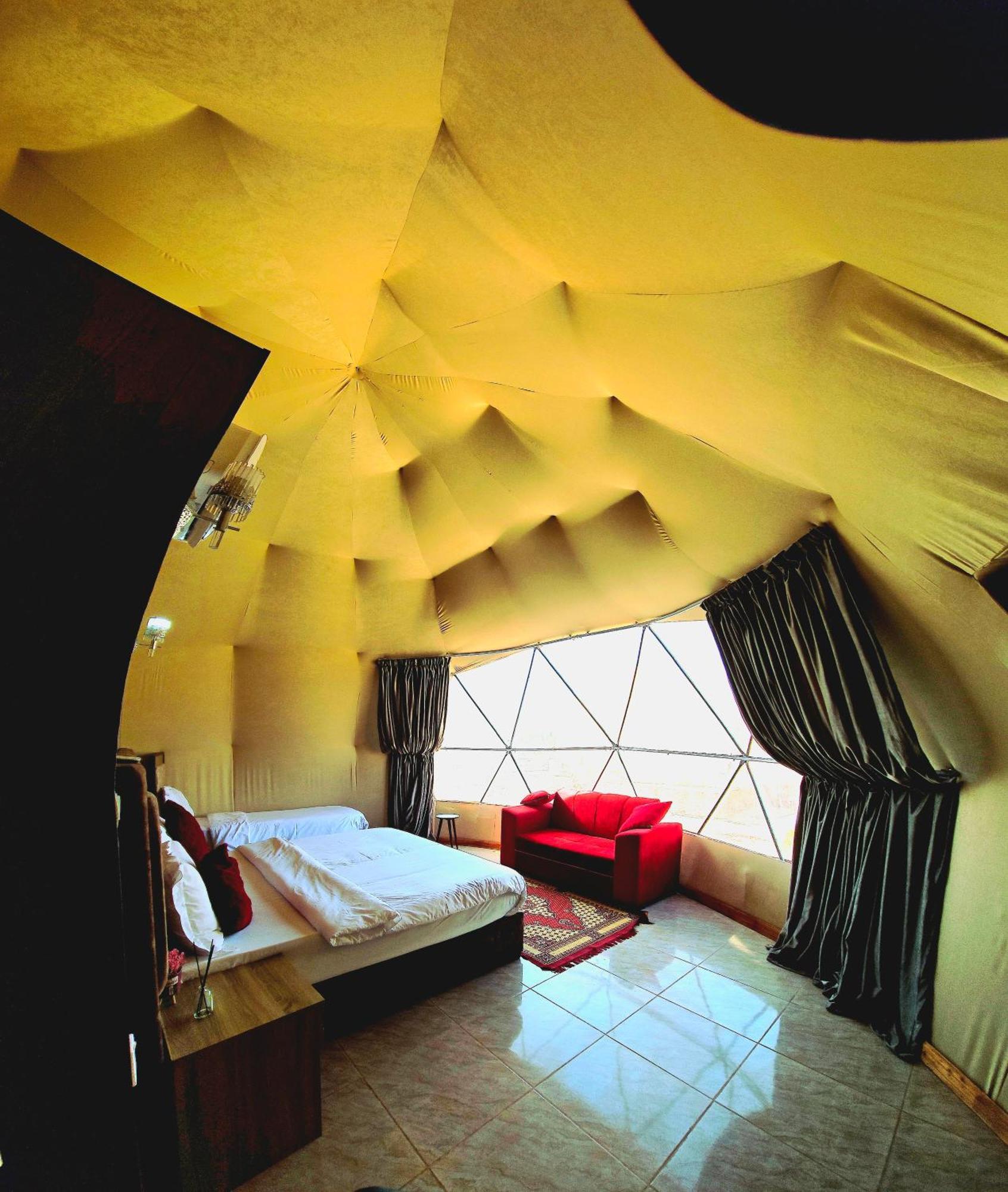 Titanic Camp Bed & Breakfast Wadi Rum Ngoại thất bức ảnh