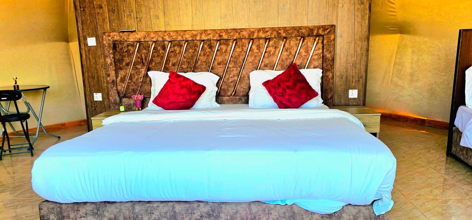 Titanic Camp Bed & Breakfast Wadi Rum Ngoại thất bức ảnh