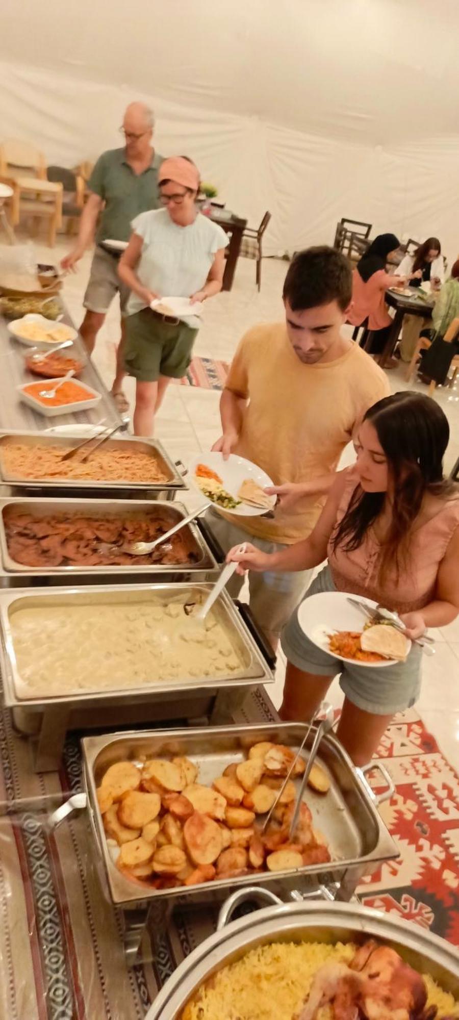Titanic Camp Bed & Breakfast Wadi Rum Ngoại thất bức ảnh